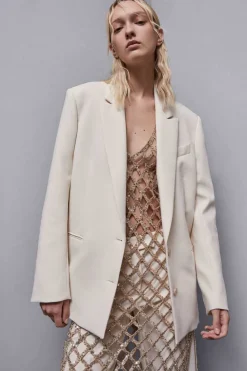 Biżuteryjna sukienka z siateczki slim fit