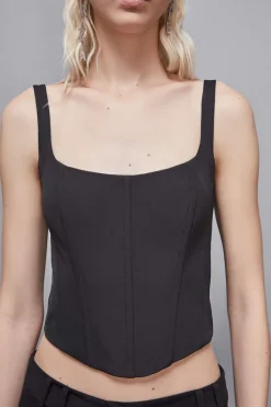 Gorsetowy top z elastycznego materiału