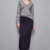 Kaszmirowy sweter z dekoltem w szpic