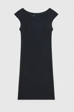 Krótka sukienka typu sheath