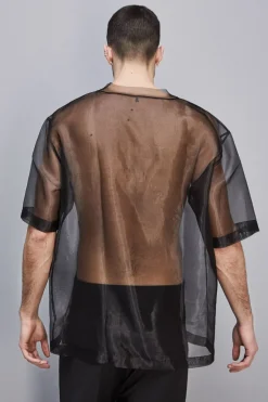 Pudełkowy T-shirt z krótkim rękawem i surowym wykończeniem