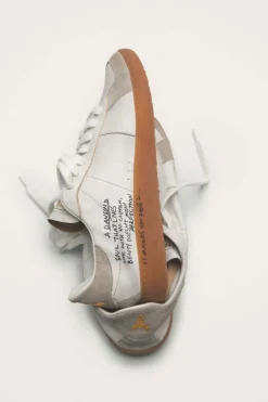 SKIN Sneakers ze skóry nappa z napisem