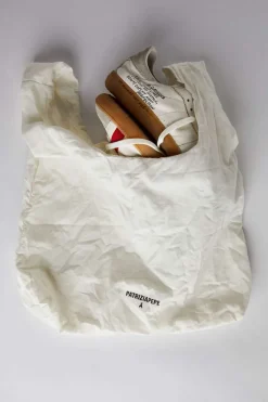 SKIN Sneakers ze skóry nappa z napisem
