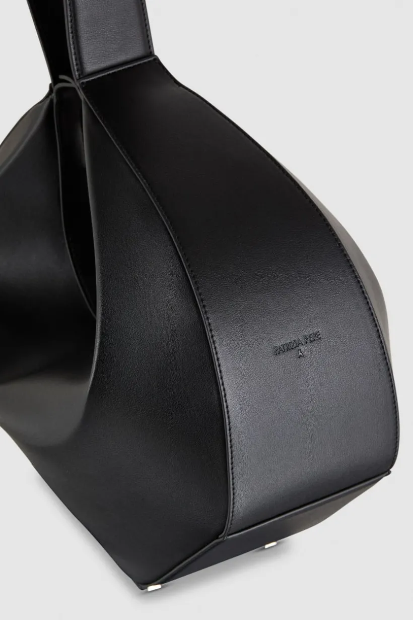 Skórzana bangle bag na ramię