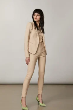 Spodnie slim fit