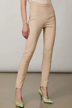Spodnie slim fit