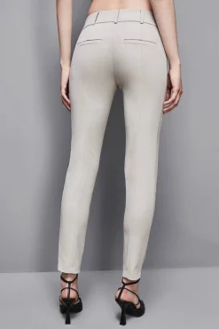 Spodnie slim fit