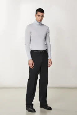 Spodnie slim fit z normalnym stanem