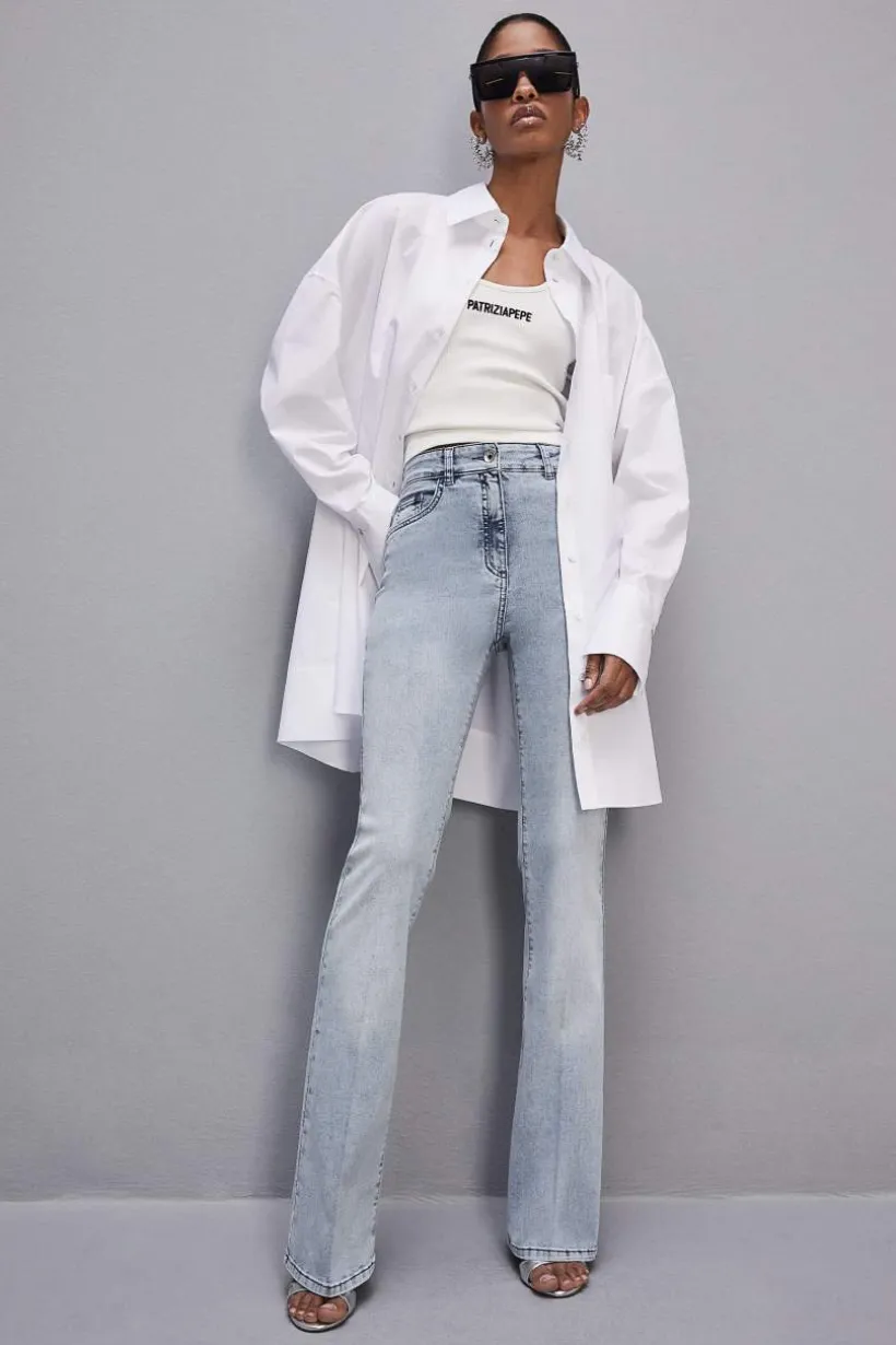 Spodnie slim z niebieskiego denimu