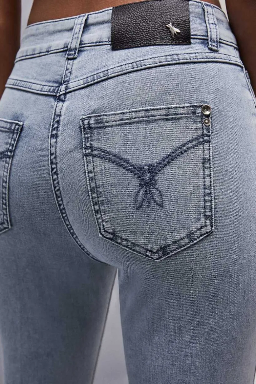 Spodnie slim z niebieskiego denimu