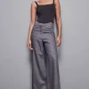 Szare jeansy wide leg z niskim stanem zdobione kryształkami
