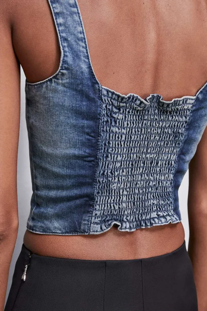 Top z elastycznego denimu