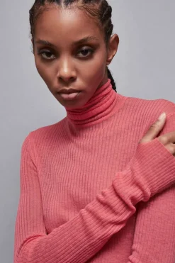 Wełniana bluzka slim fit Essential